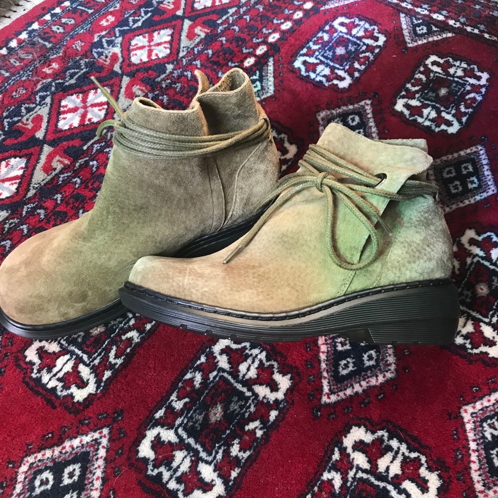 Dr. Martens Shelby High Tie Green Booties